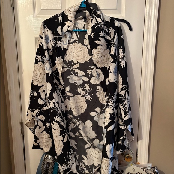 Floral‎ Kimono Cardigan - Picture 1 of 3